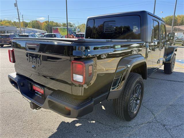 Used 2024 Jeep Gladiator Sport image 7