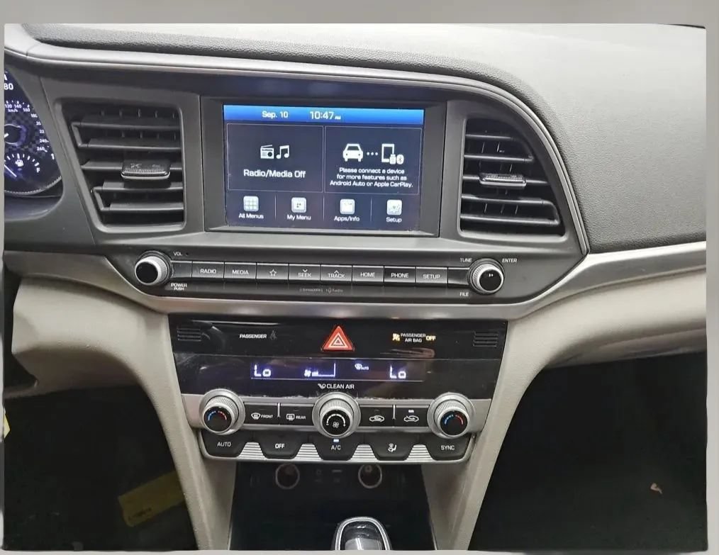 Used 2020 Hyundai Elantra SEL FWD image 11