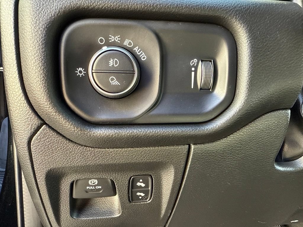 Used 2023 RAM 1500 Big Horn AWD/4WD image 22