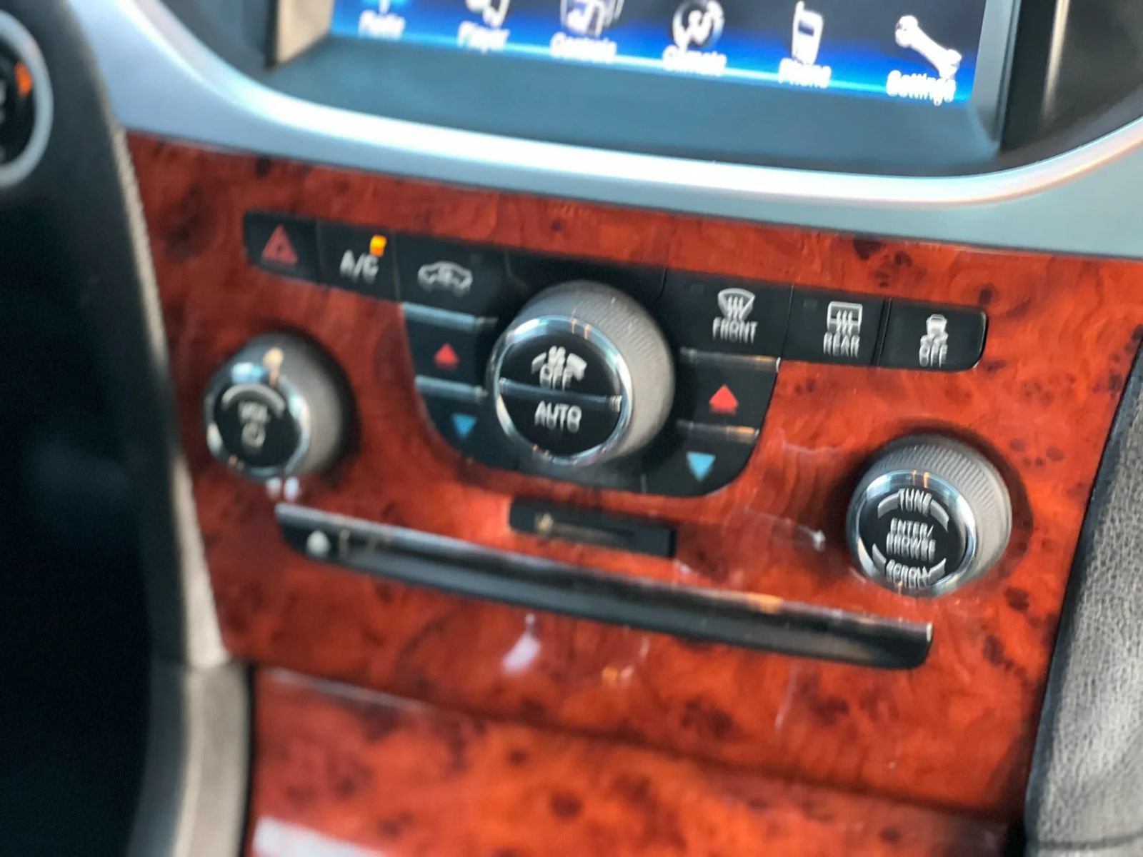 Used 2014 Chrysler 300 Uptown Edition RWD image 6