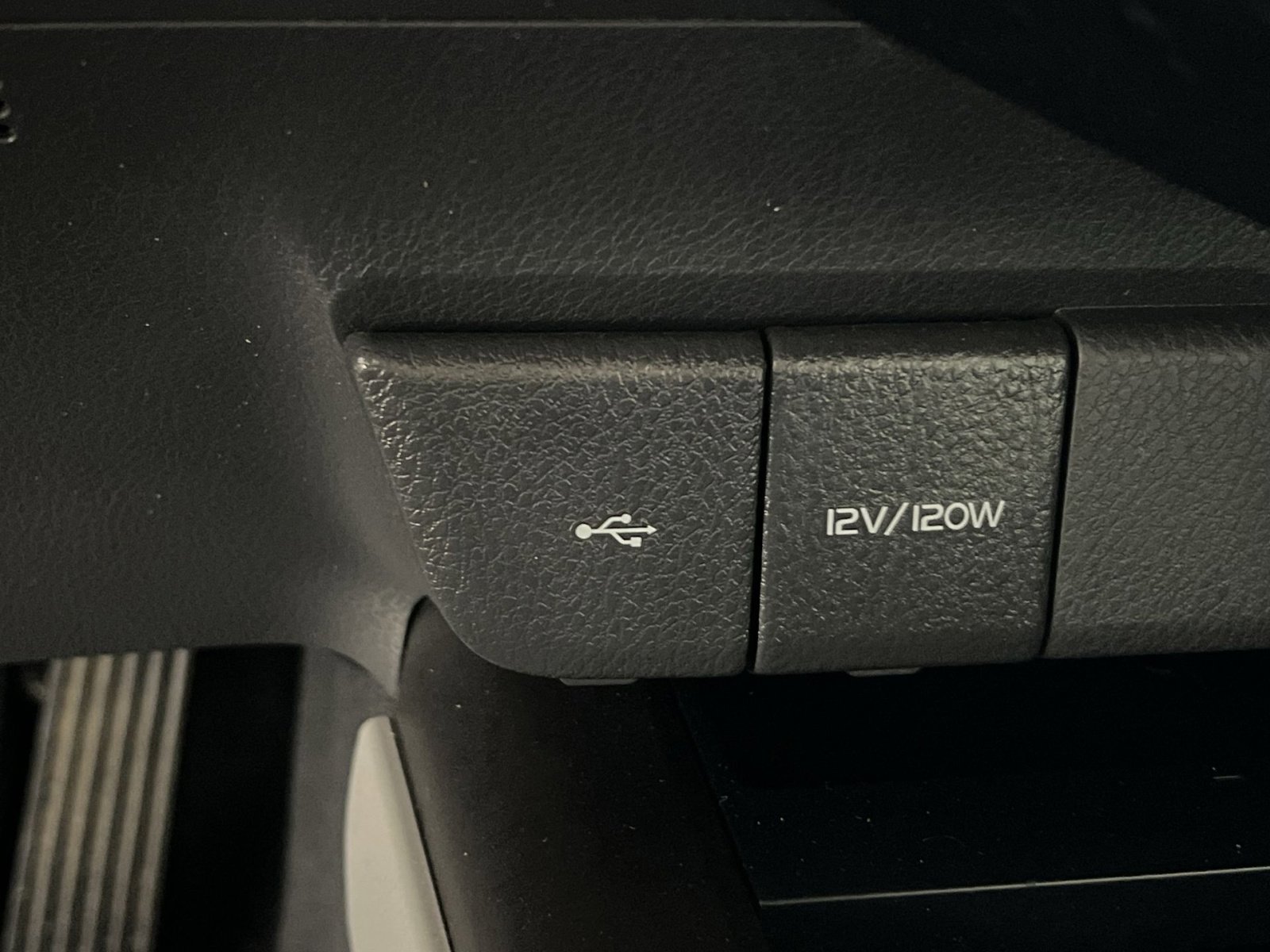 Used 2024 Toyota Camry SE image 34