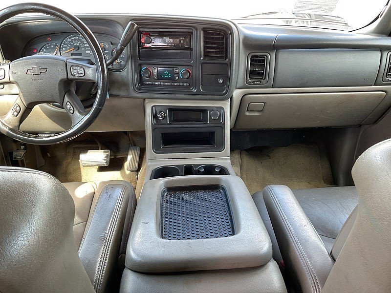 Used 2005 Chevrolet Suburban Z71 w/ Preferred Equipment Group AWD/4WD image 12