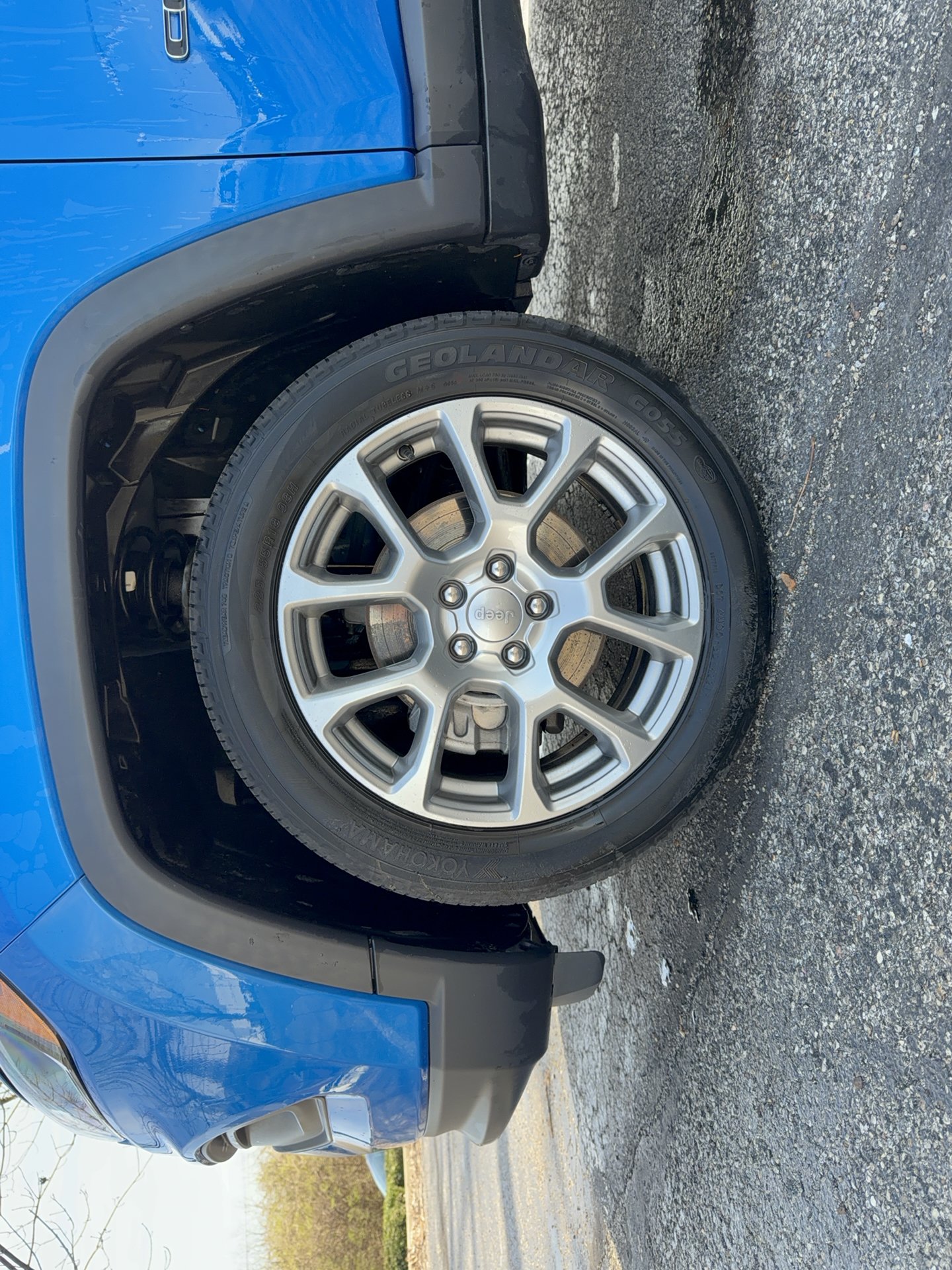 Used 2022 Jeep Compass Latitude w/ Sun and Sound Group AWD/4WD image 9