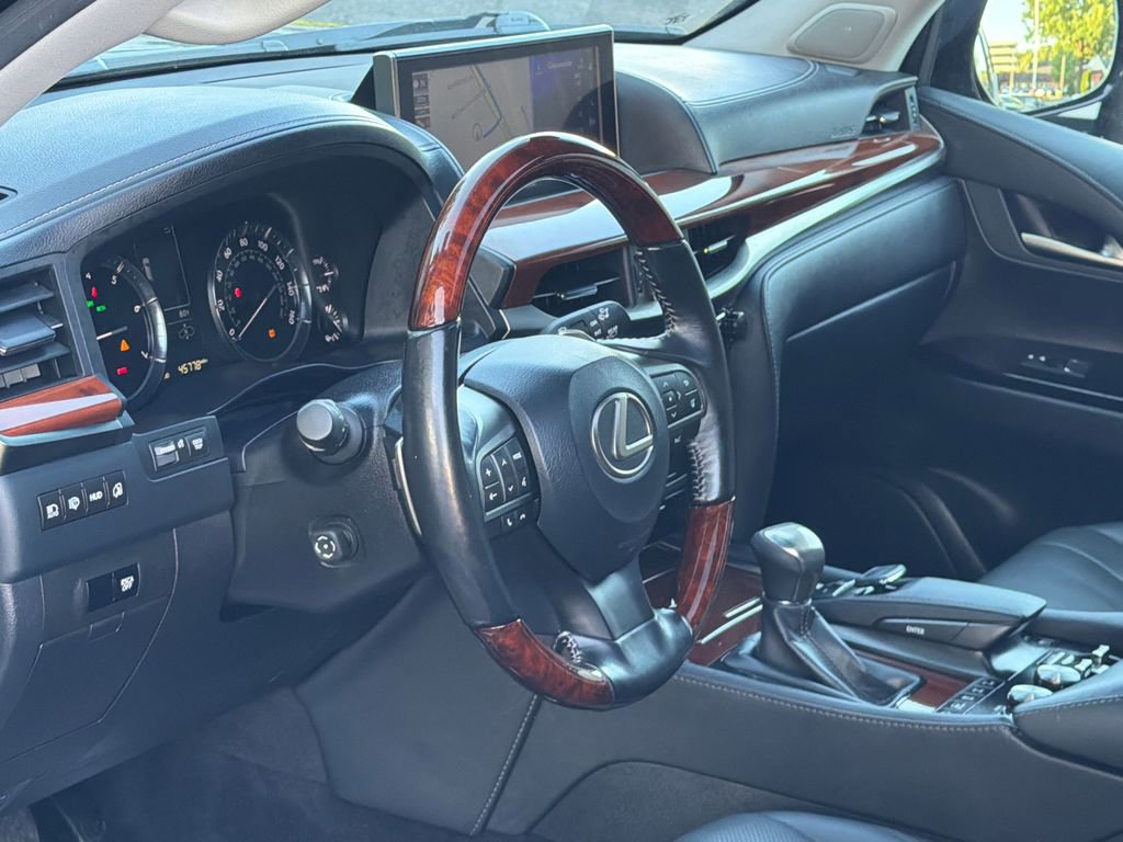 Used 2017 Lexus LX 570 4WD image 17