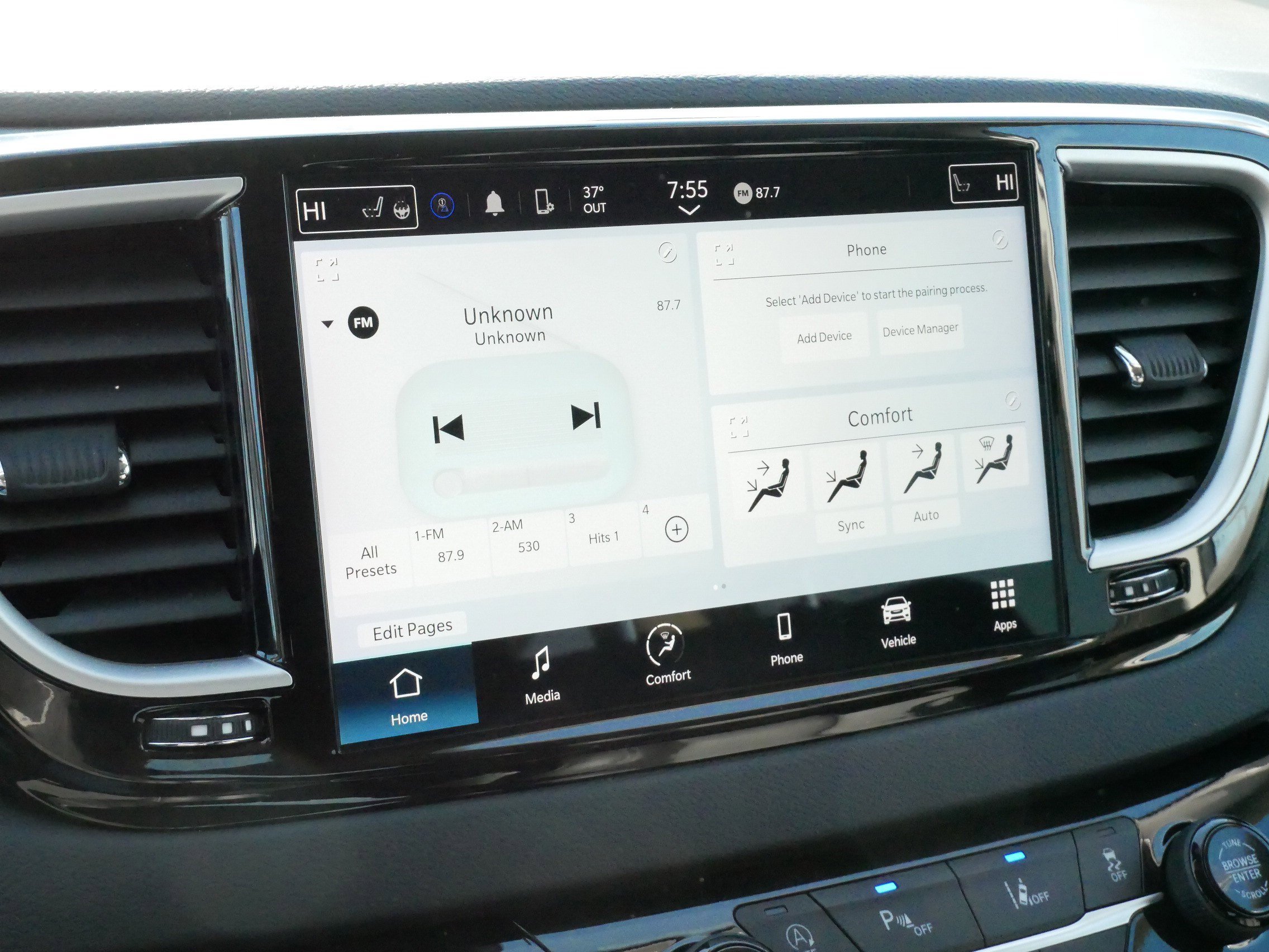 Used 2024 Chrysler Pacifica Touring-L FWD image 22