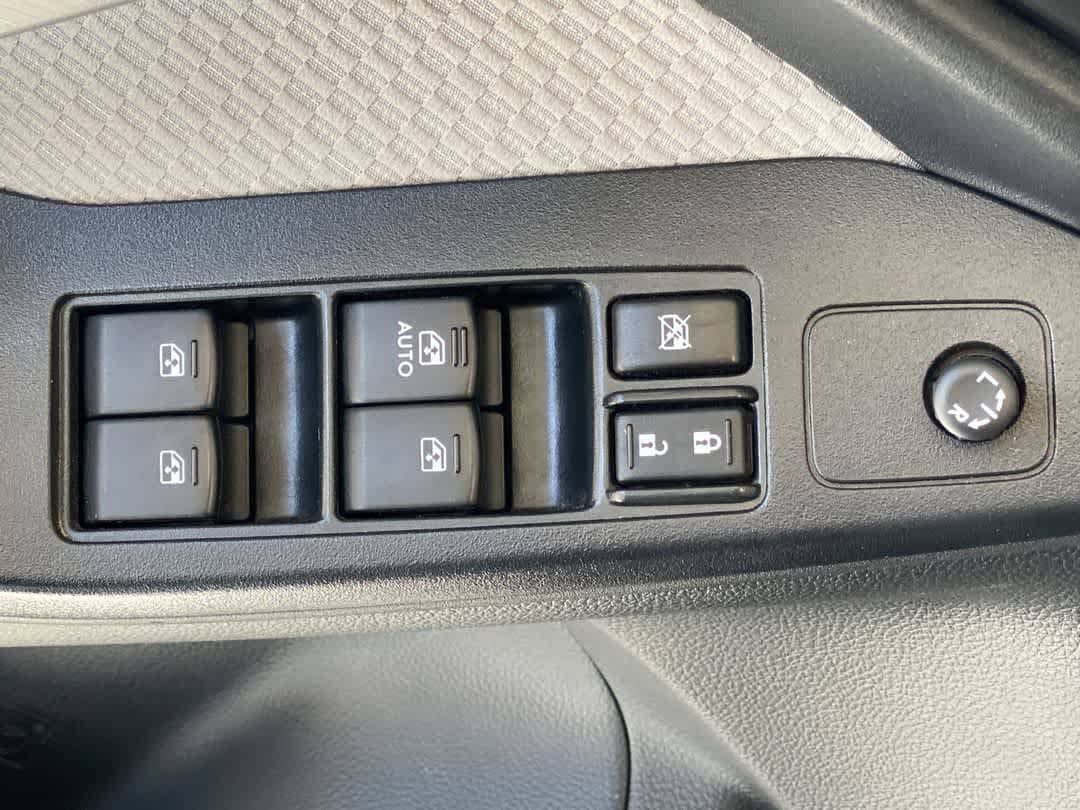 Used 2017 Subaru Forester 2.5i AWD/4WD image 16