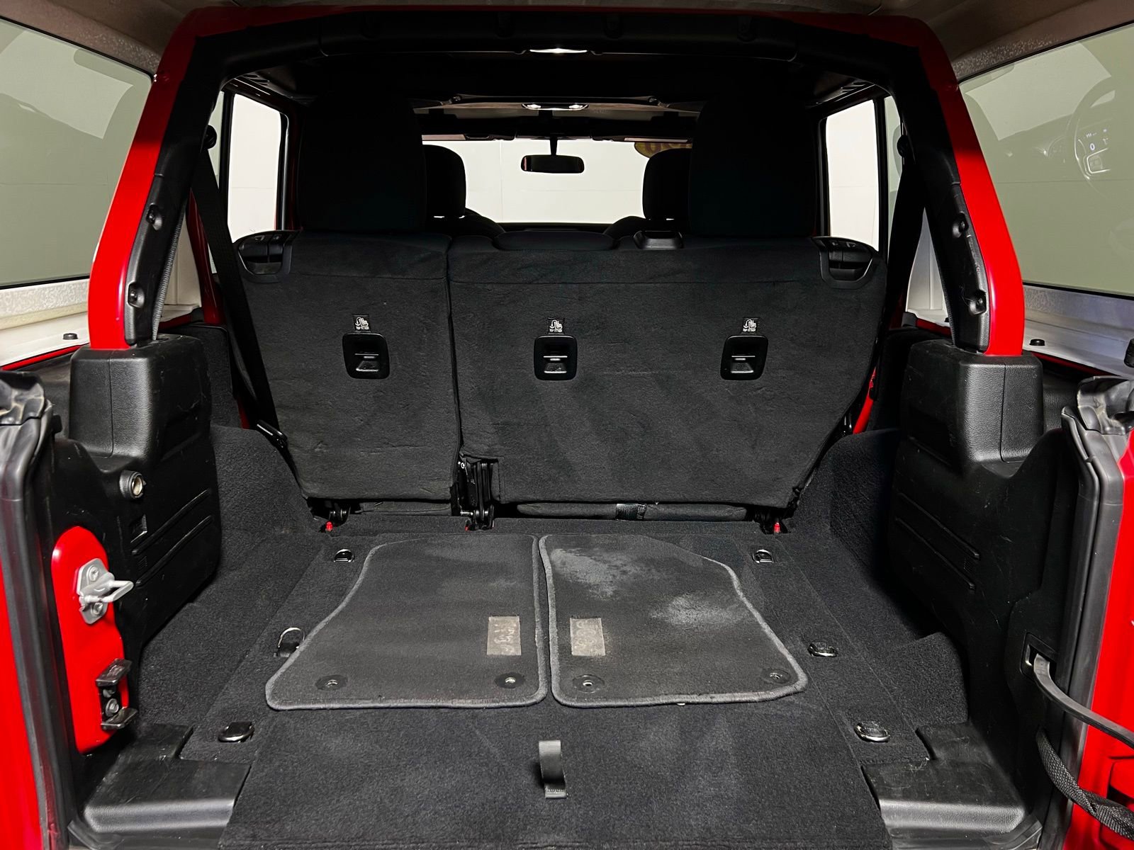 Used 2020 Jeep Wrangler Unlimited Sahara image 24