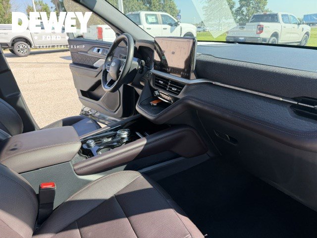 Used 2025 Ford Explorer Platinum w/ LUX Leather Package AWD/4WD image 39
