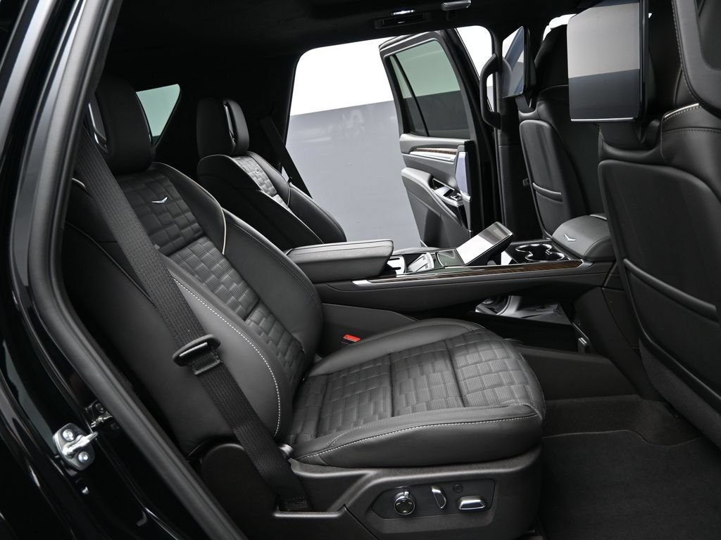 New 2026 Cadillac Escalade Platinum Sport AWD/4WD image 18