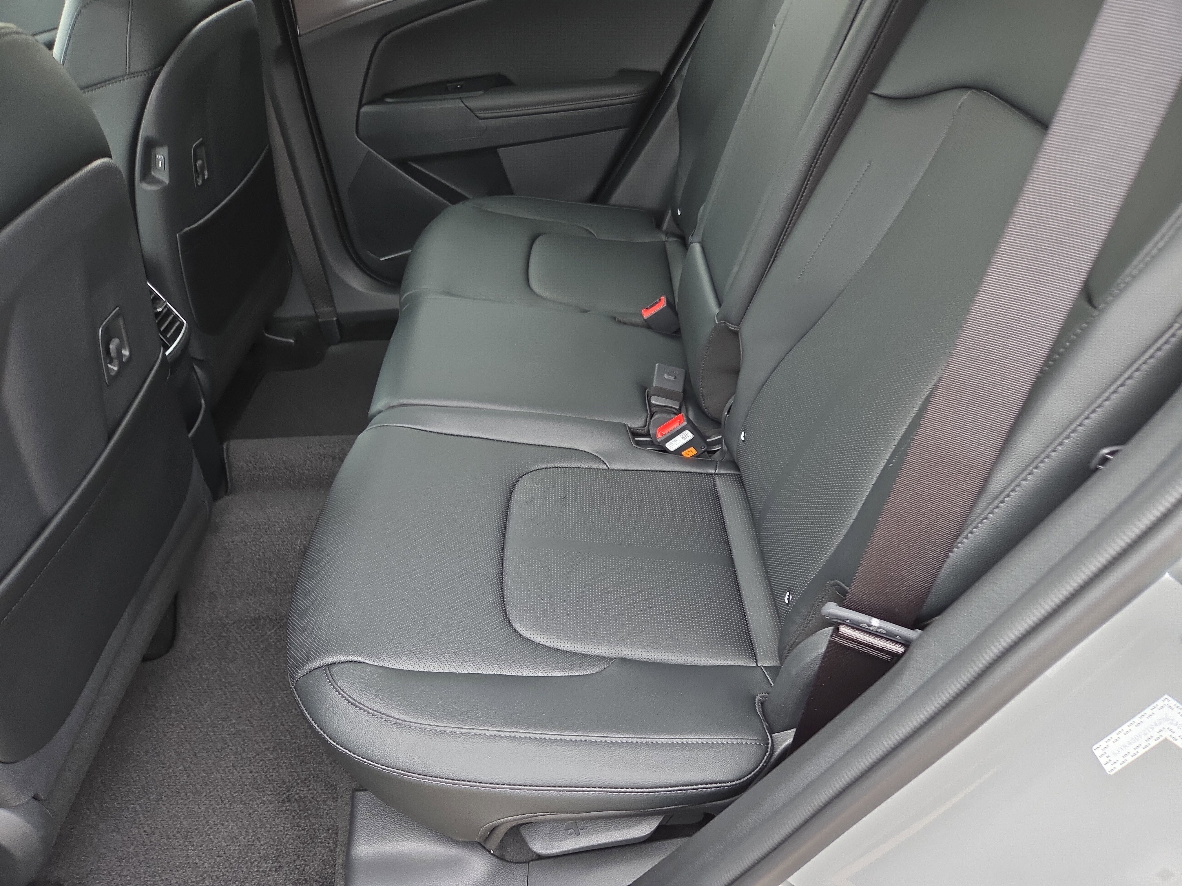New 2026 Kia Sportage SX FWD image 6