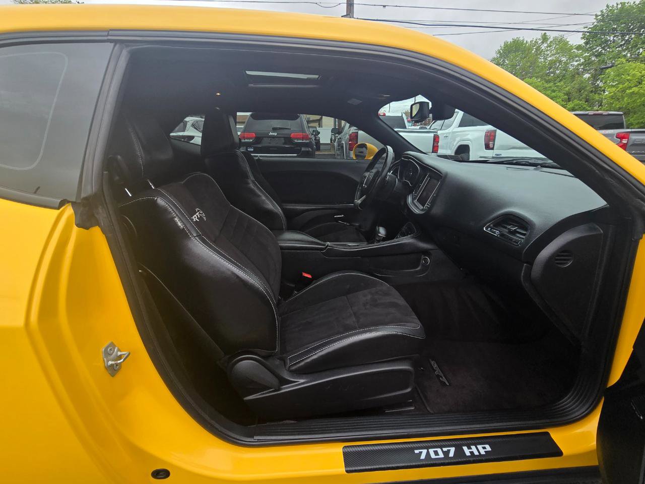 Used 2017 Dodge Challenger SRT Hellcat RWD image 16