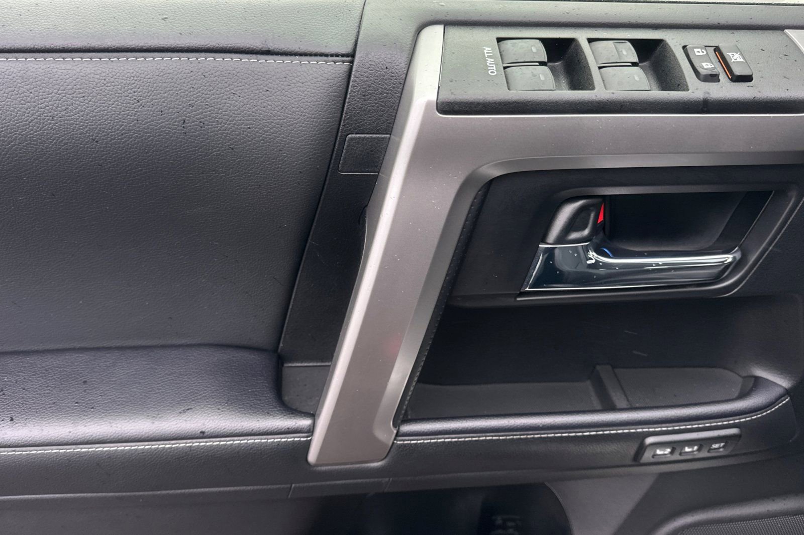 Used 2023 Toyota 4Runner Limited image 11