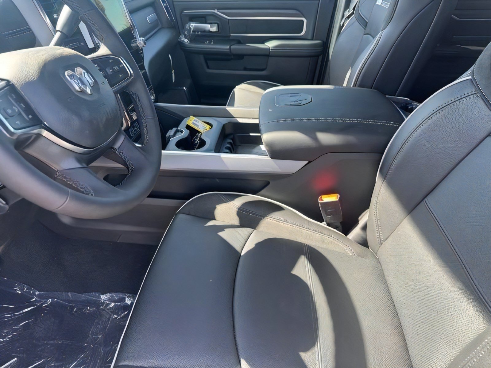 New 2026 RAM 2500 Laramie AWD/4WD image 11