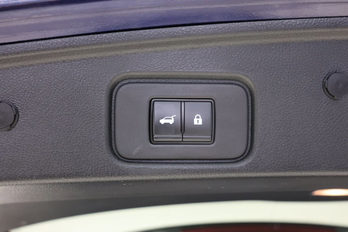 Used 2023 Nissan Pathfinder Platinum AWD/4WD image 48