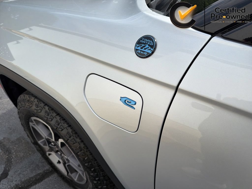 Used 2022 Jeep Grand Cherokee Trailhawk AWD/4WD image 16