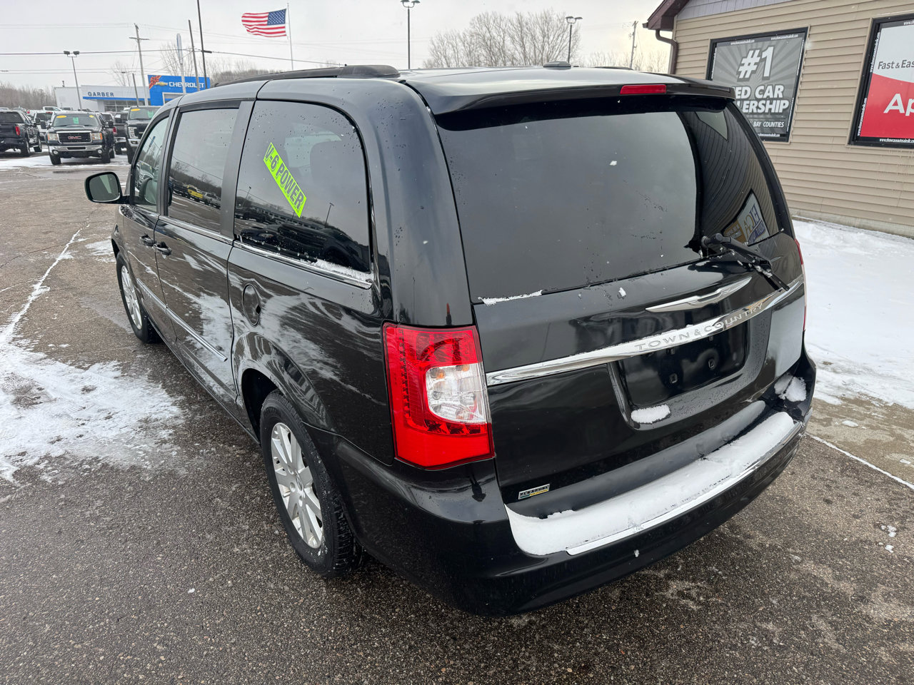 Used 2014 Chrysler Town & Country Touring image 7