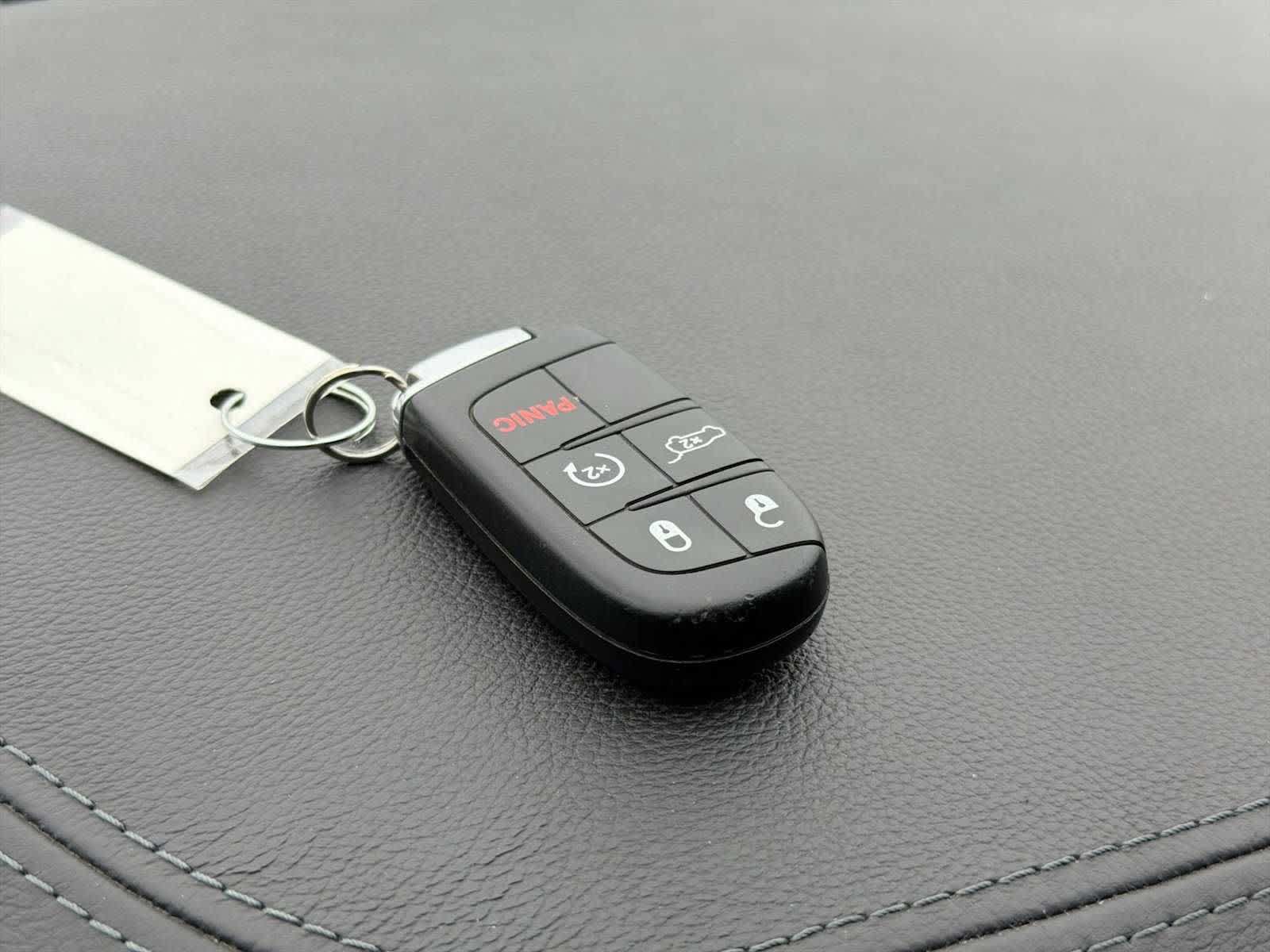 Used 2020 Jeep Grand Cherokee Overland AWD/4WD image 31