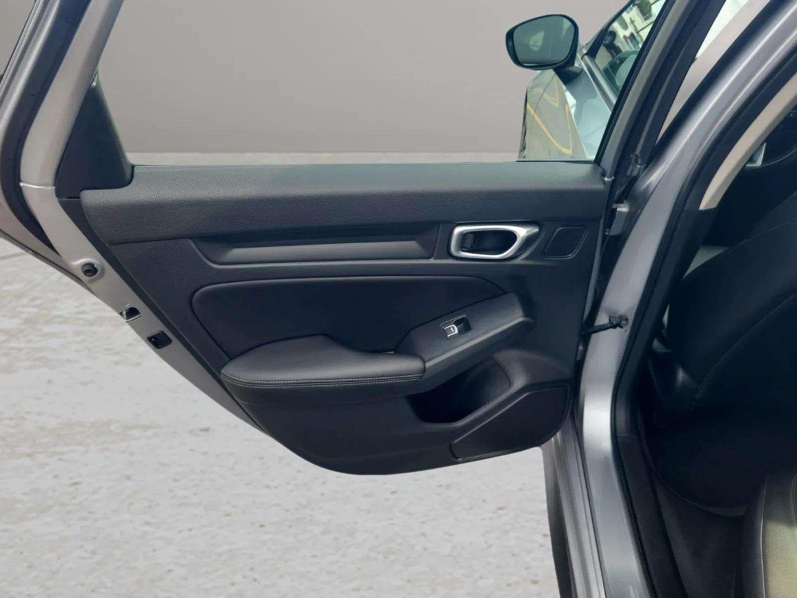 Used 2024 Honda Civic EX-L image 18
