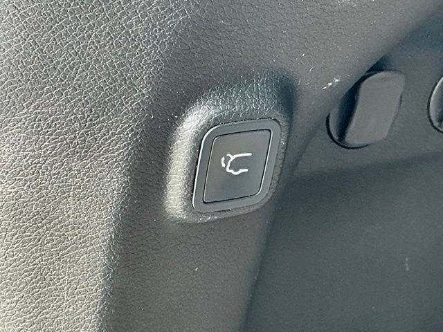 Used 2020 Jeep Cherokee Limited AWD/4WD image 19