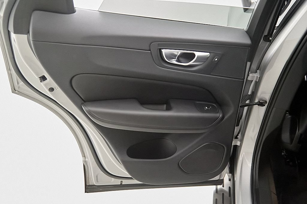 Certified 2023 Volvo XC60 B5 Plus w/ Climate Package AWD/4WD image 20