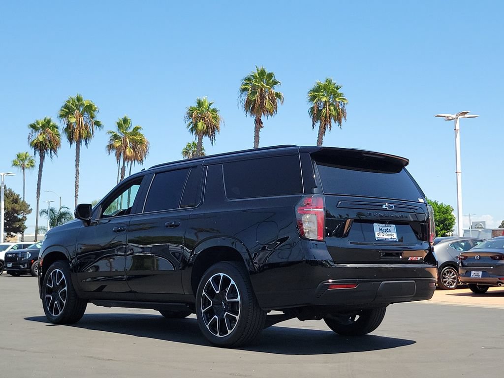 Used 2024 Chevrolet Suburban RST w/ Luxury Package AWD/4WD image 2