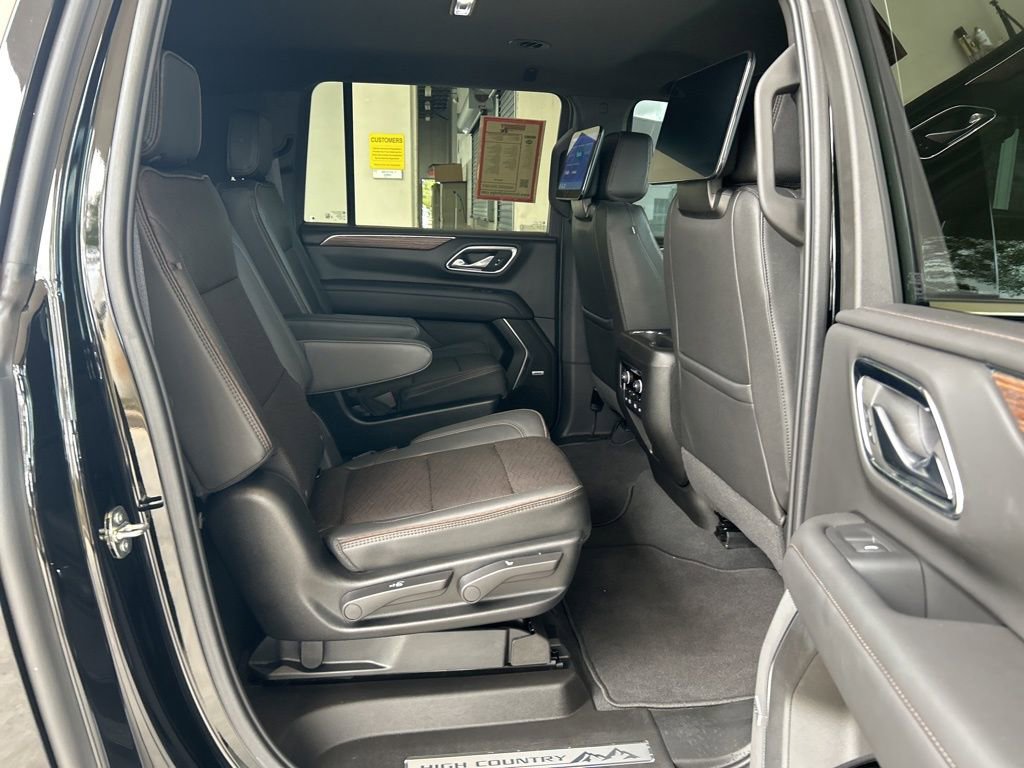 Used 2024 Chevrolet Suburban High Country w/ Advanced Technology Package image 28