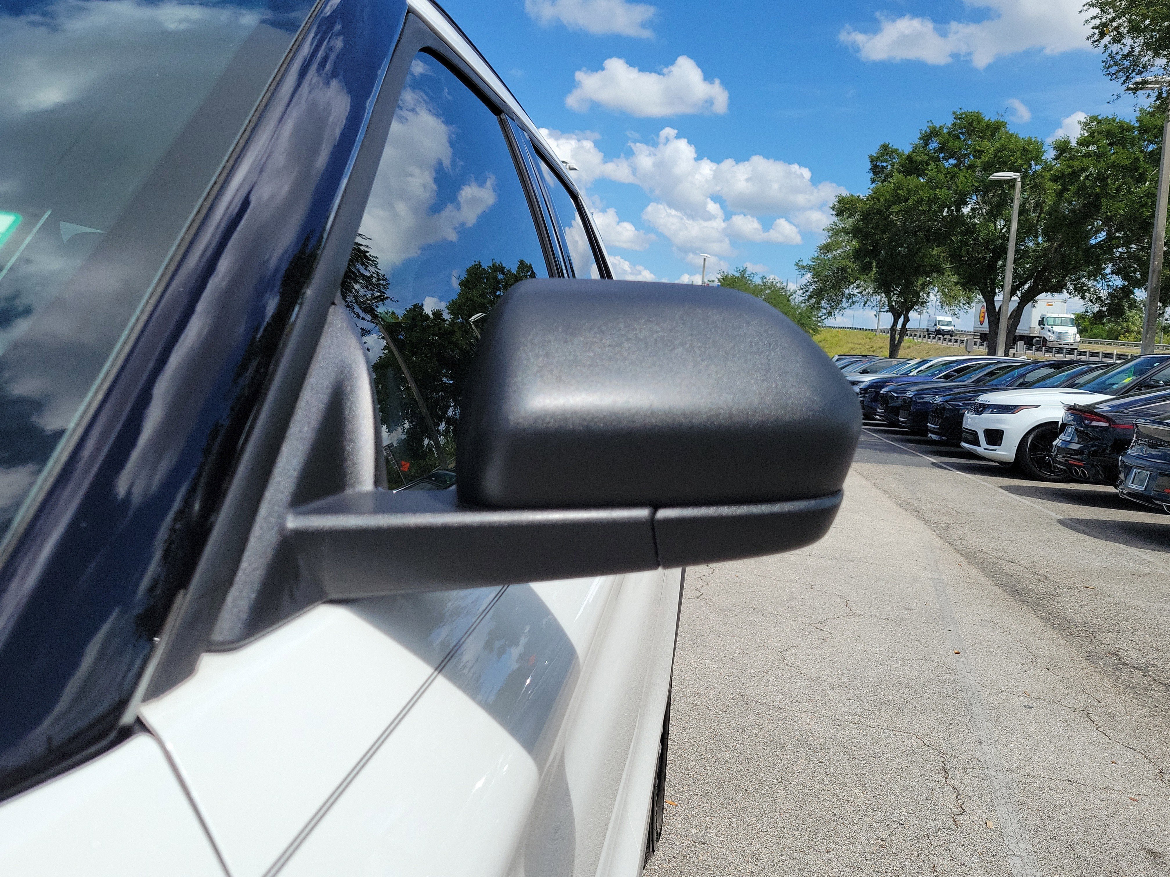 Used 2020 Ford Explorer XLT w/ Class III Trailer Tow Package RWD image 4