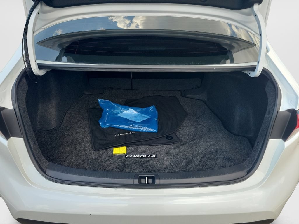Certified 2025 Toyota Corolla LE FWD image 15