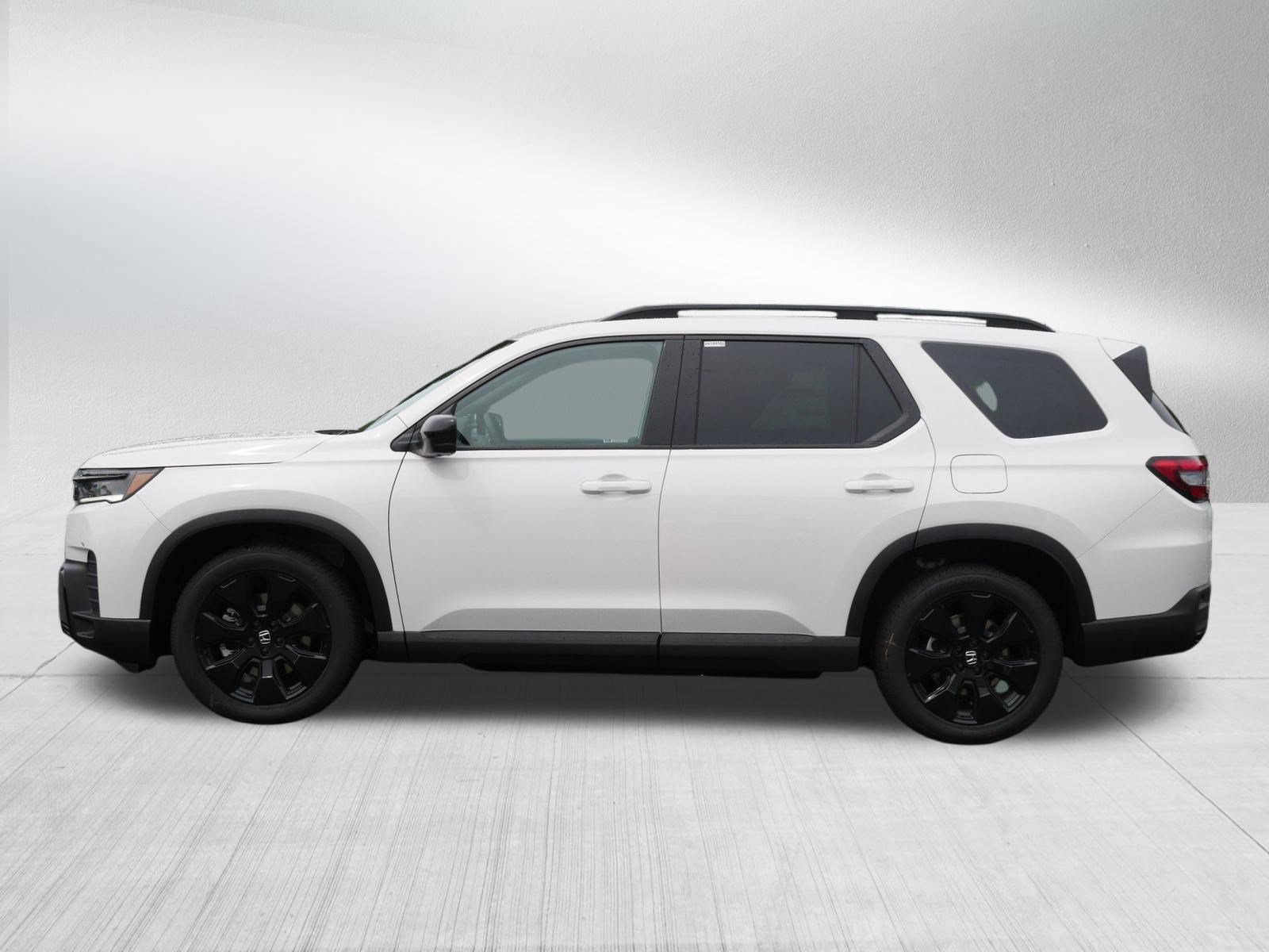 New 2026 Honda Pilot Black Edition image 4