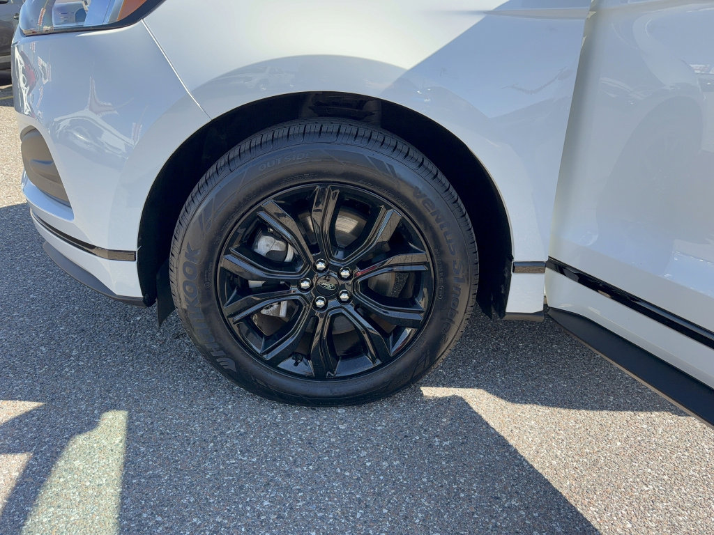 Certified 2022 Ford Edge SE w/ Black Appearance Package image 32