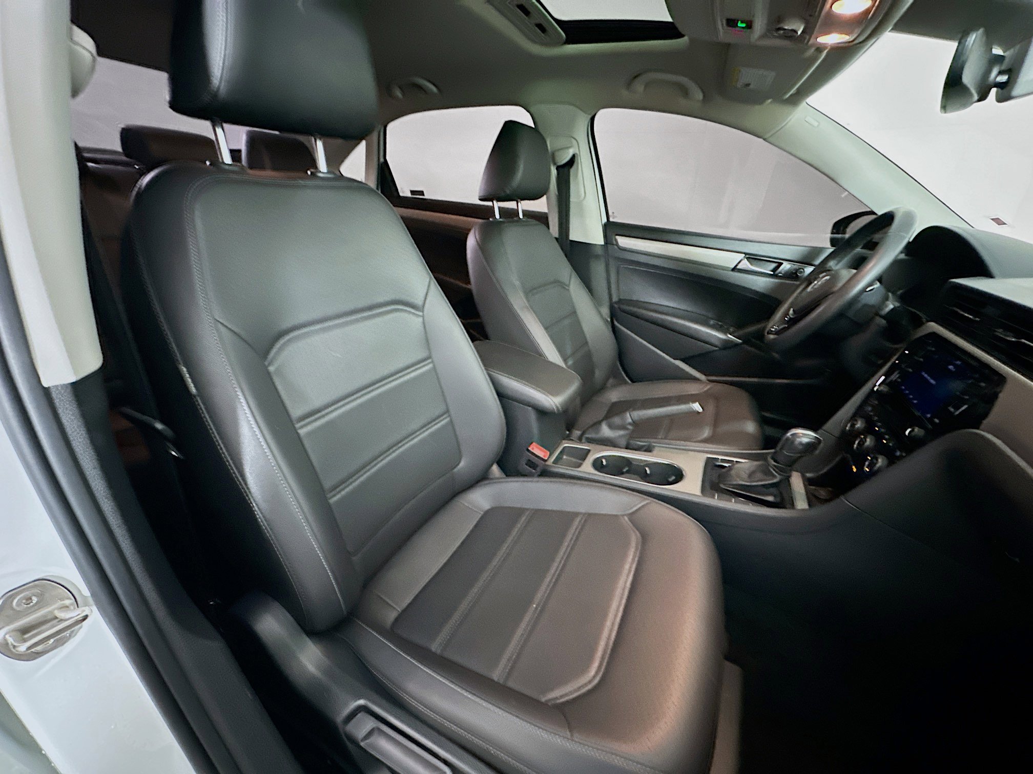 Used 2021 Volkswagen Passat 2.0T SE image 29