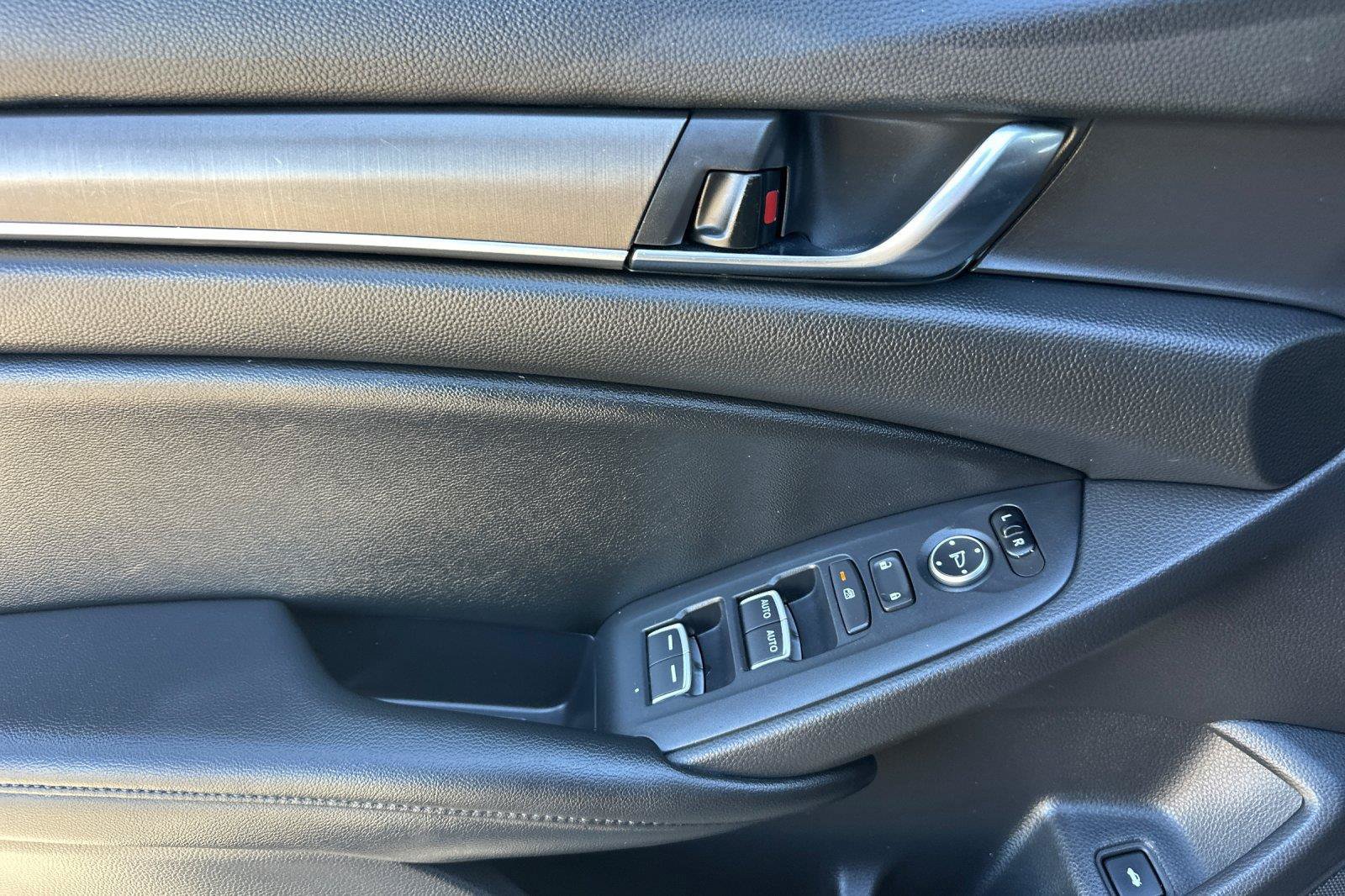 Used 2022 Honda Accord LX image 10
