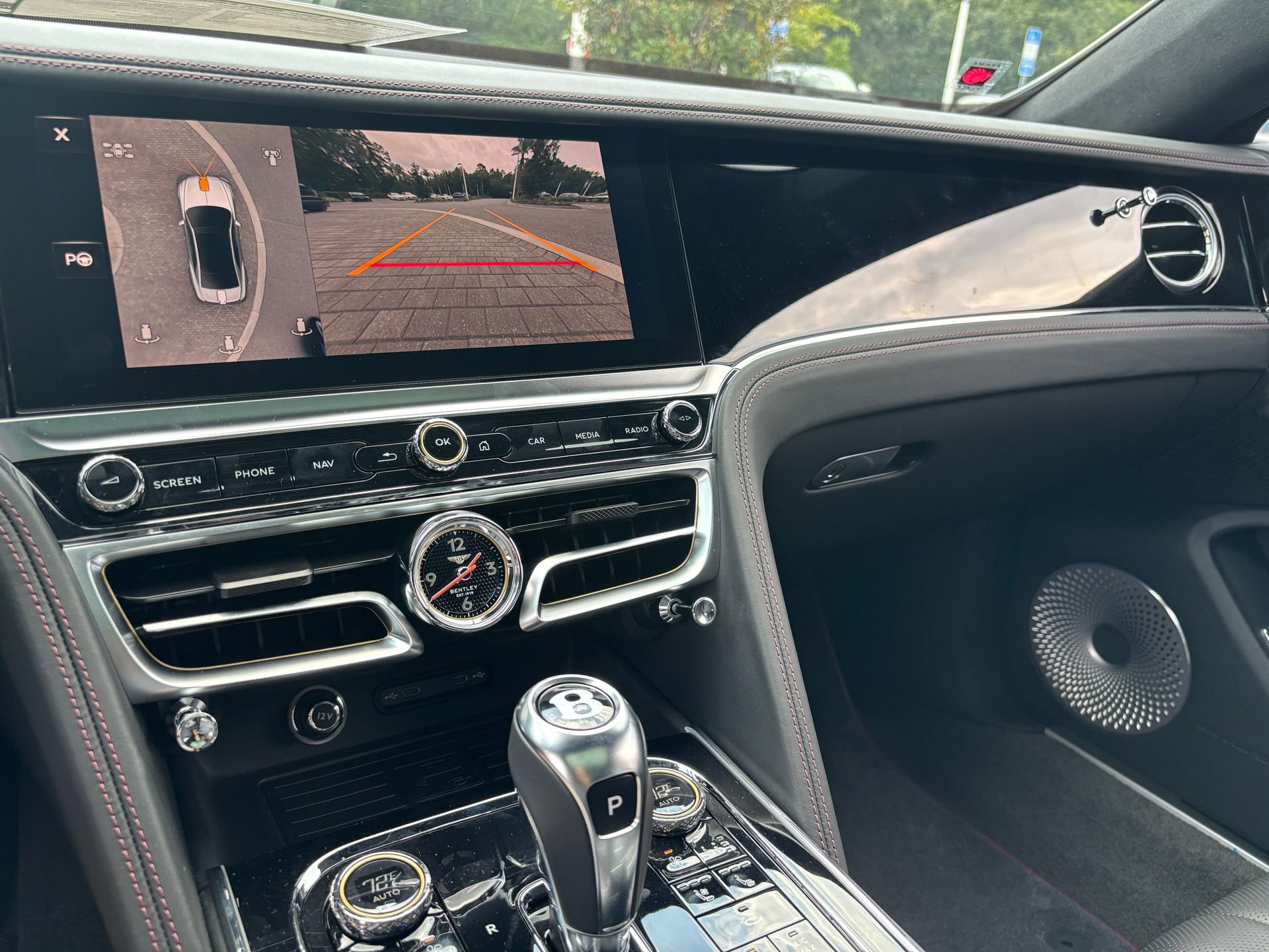 New 2025 Bentley Flying Spur Plug-In Hybrid image 55