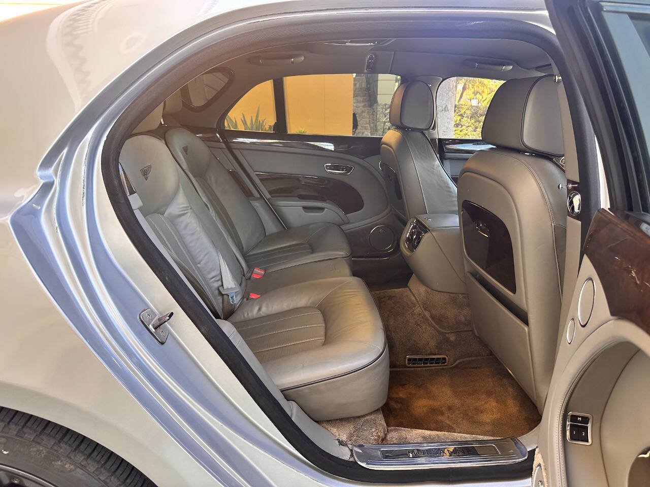Used 2011 Bentley Mulsanne RWD image 24