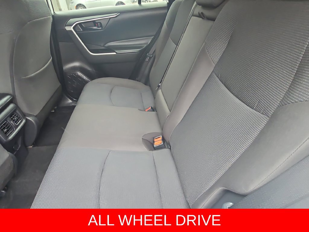 Used 2022 Toyota RAV4 LE AWD/4WD image 14