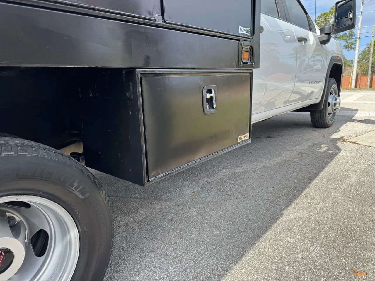 Used 2021 GMC Sierra 3500 2WD Crew Cab w/ Convenience Package image 14