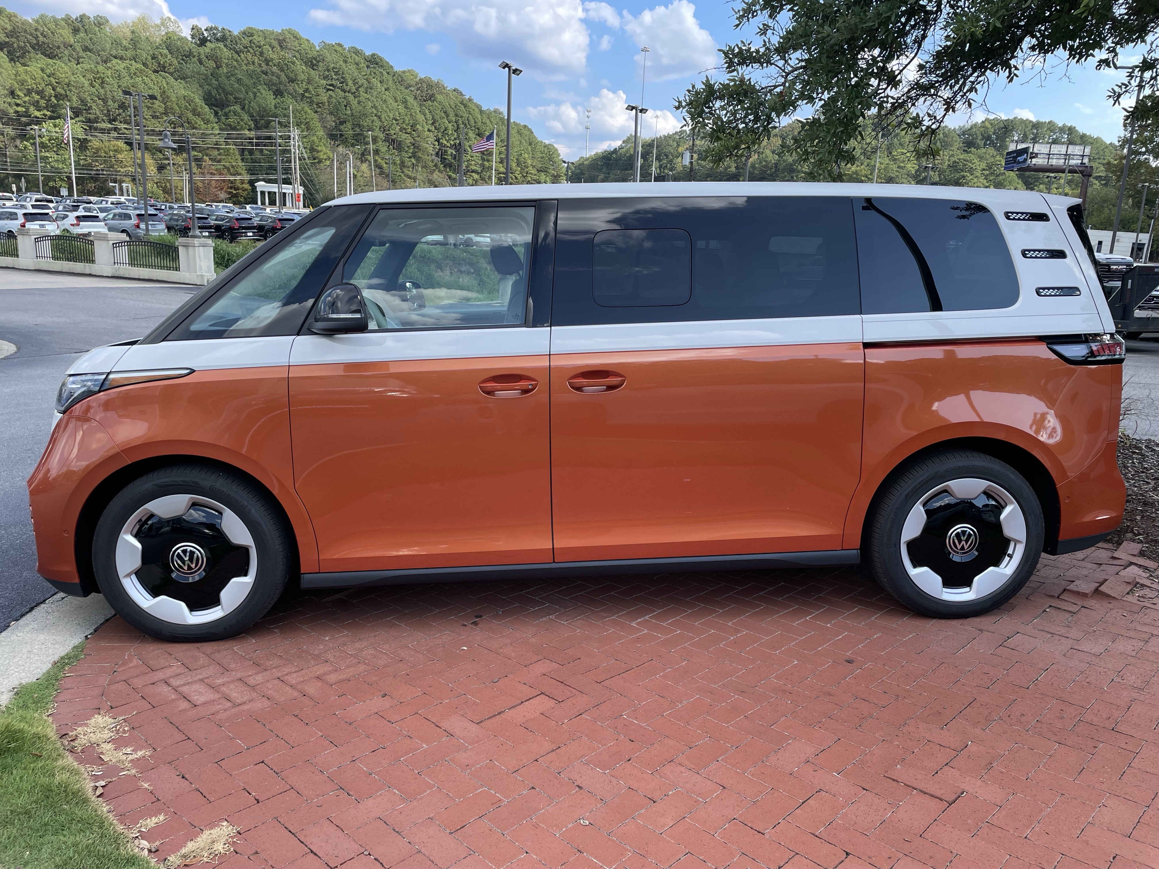 New 2025 Volkswagen ID. Buzz Pro S Plus image 7