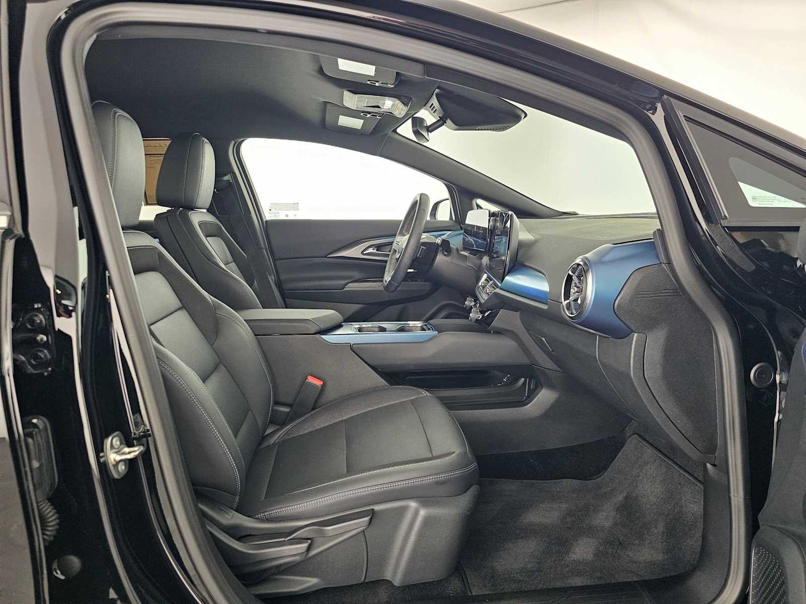 Used 2024 Chevrolet Equinox EV LT FWD image 10