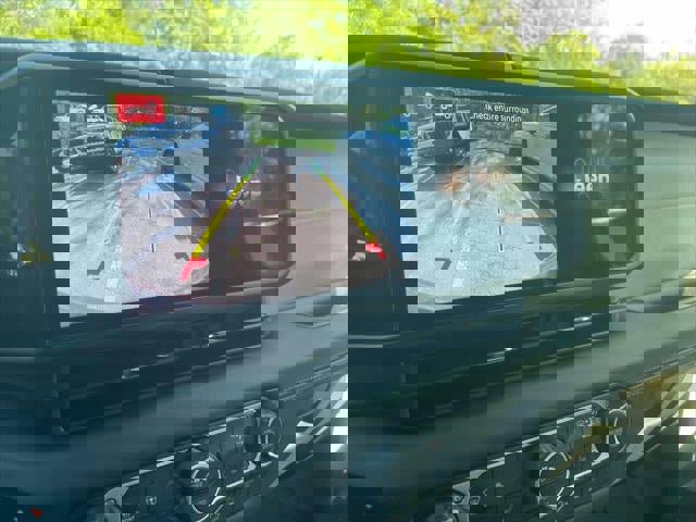 New 2024 Jeep Wrangler Unlimited Sahara w/ Technology Group image 17