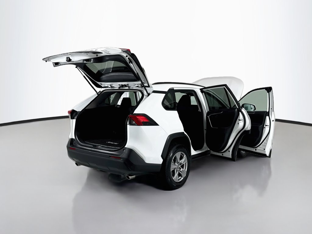 Used 2024 Toyota RAV4 LE AWD/4WD image 21