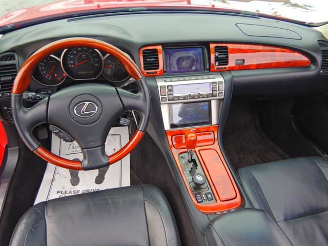 Used 2004 Lexus SC 430 Convertible image 2