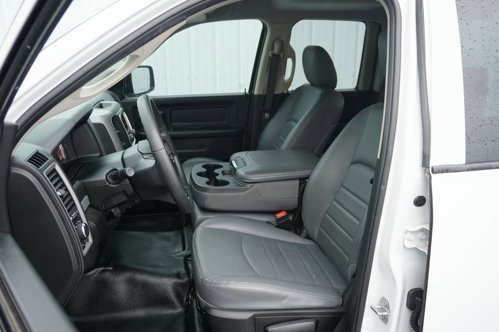 Used 2019 RAM 1500 Tradesman w/ Chrome Appearance Group image 11