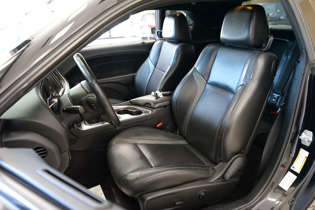 Used 2016 Dodge Challenger R/T Plus RWD image 3