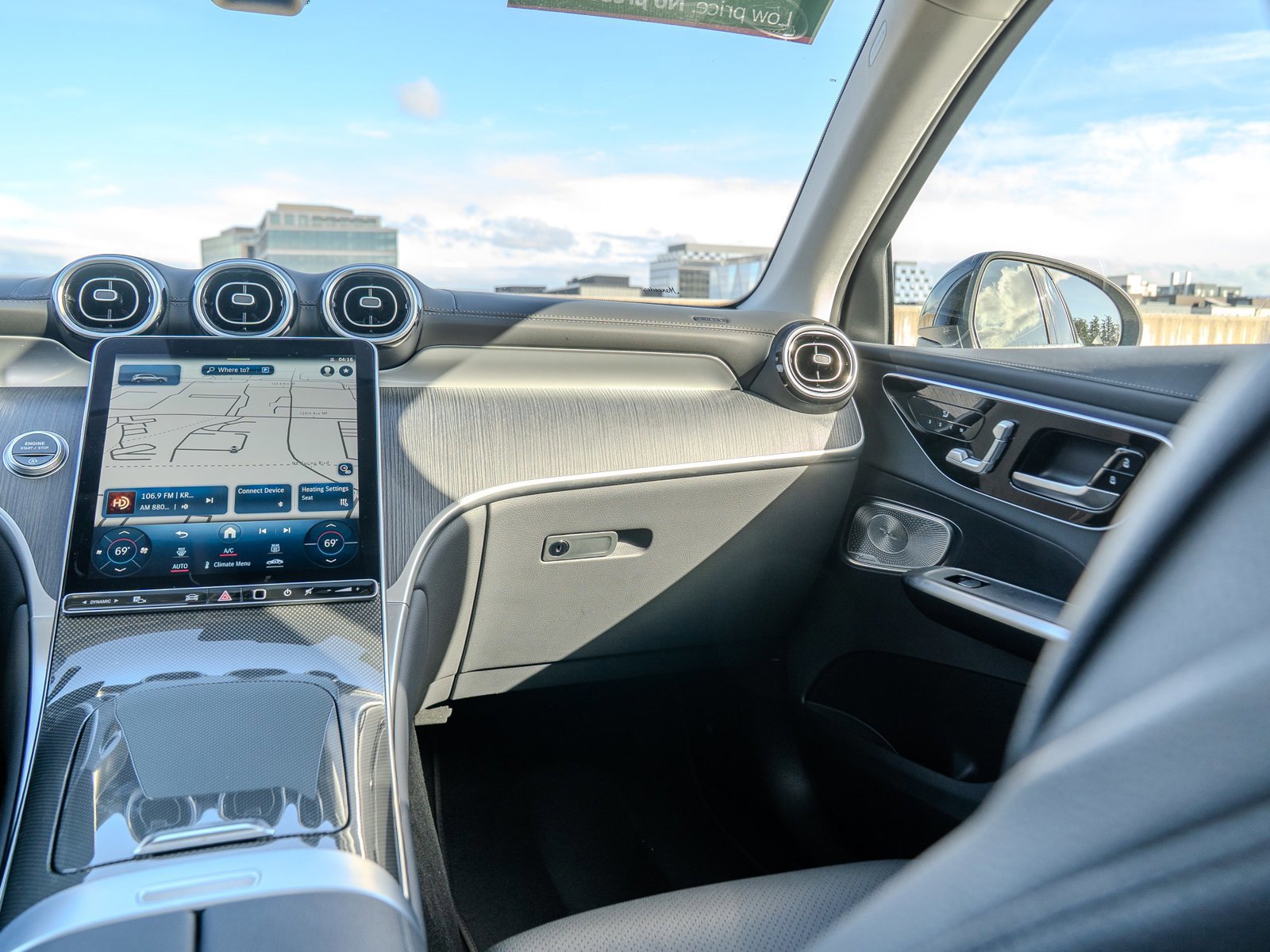 Used 2023 Mercedes-Benz GLC 300 4MATIC image 24