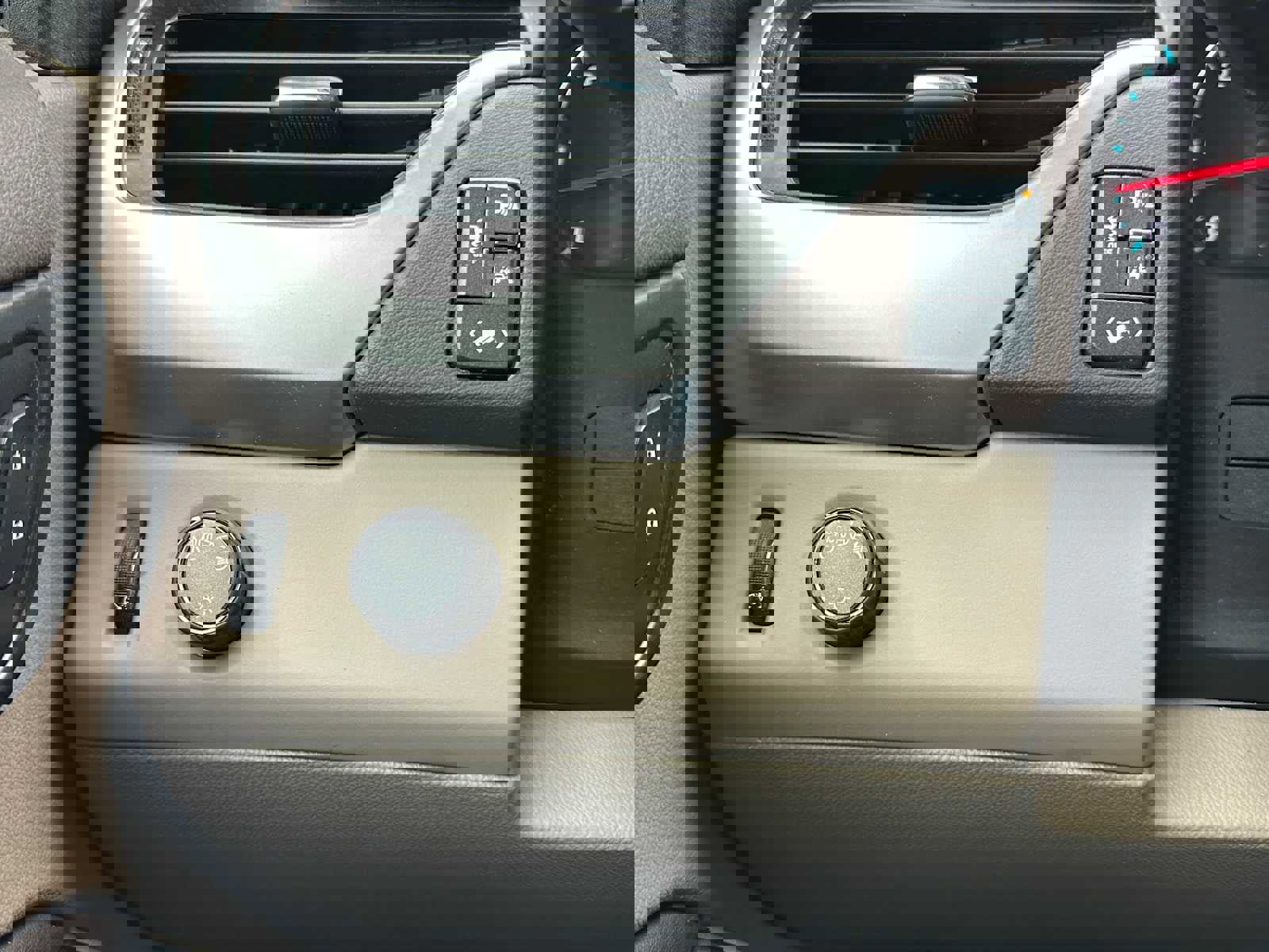 Used 2020 Chevrolet Tahoe LT image 29