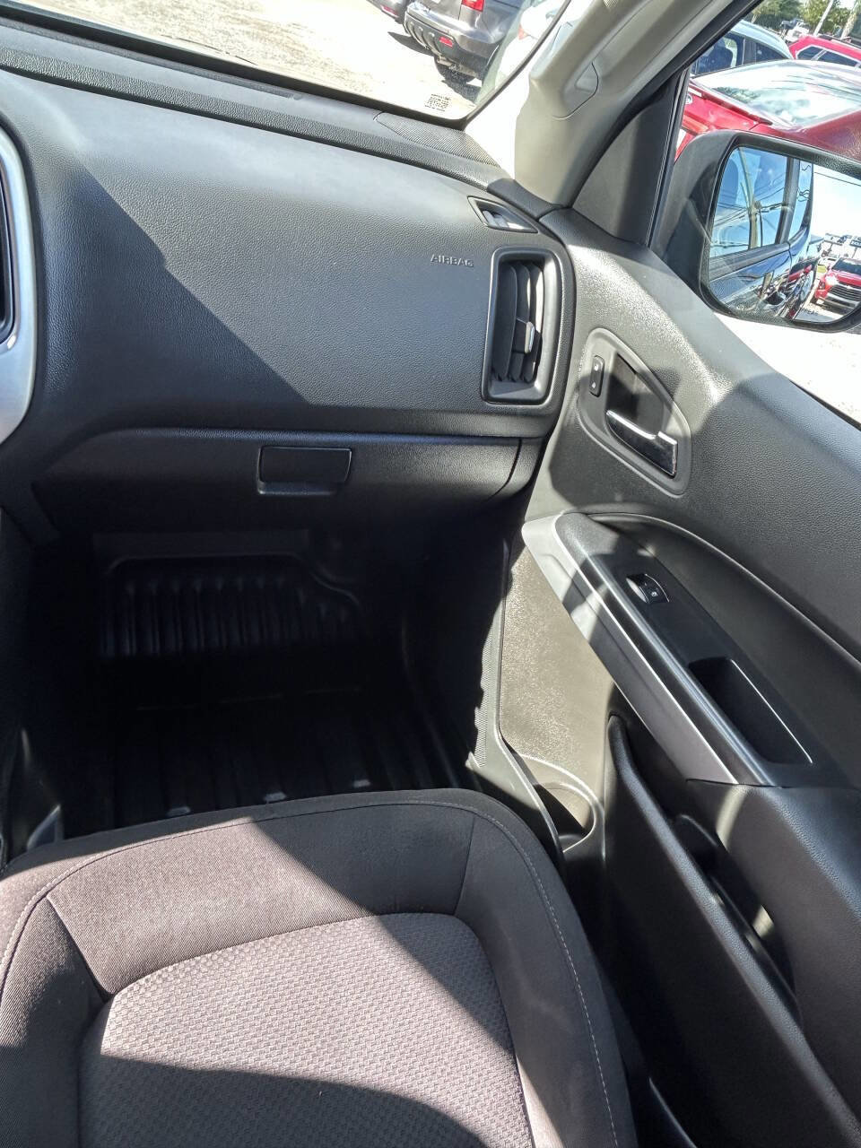 Used 2022 Chevrolet Colorado LT w/ Fleet Safety Package image 16
