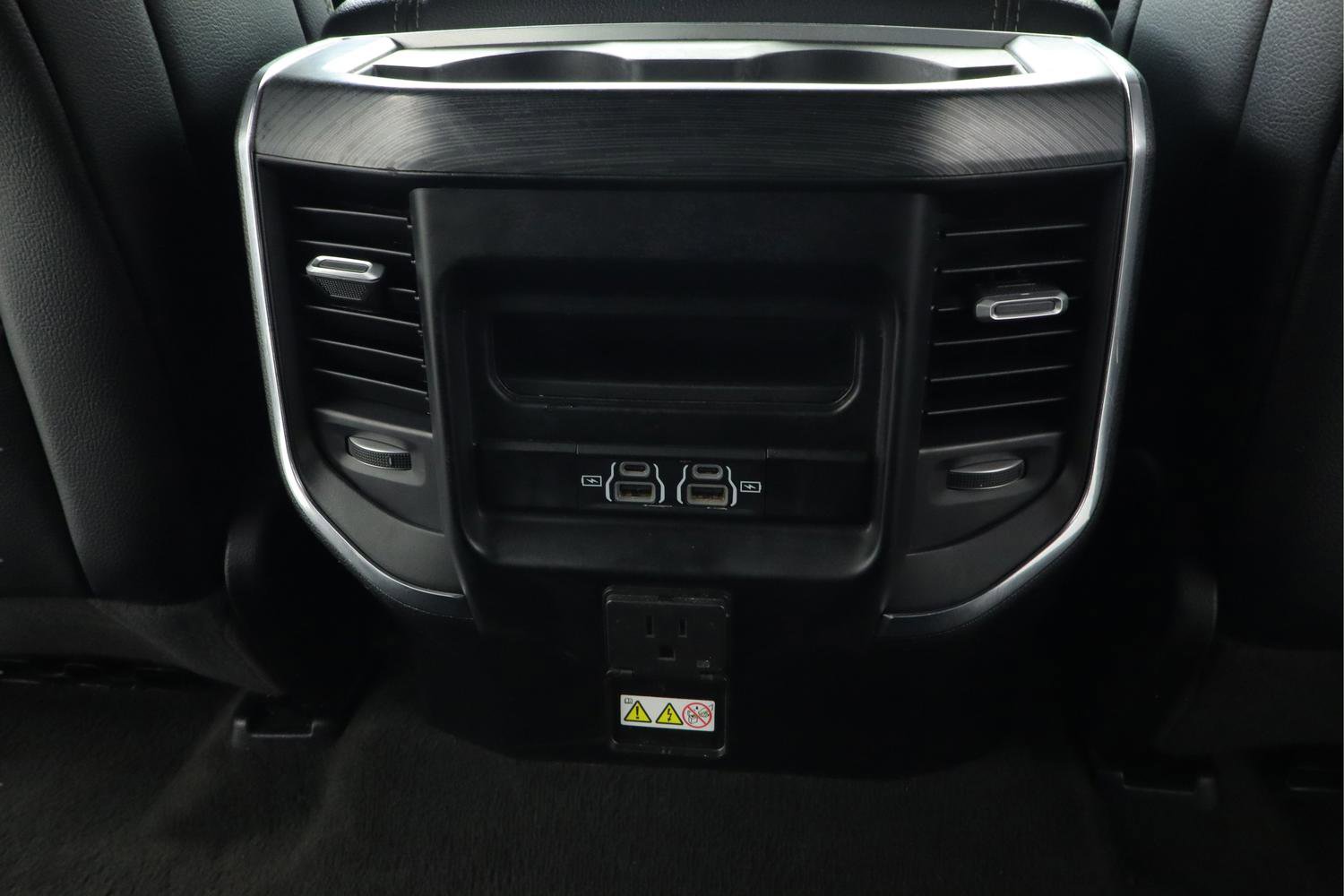 Used 2024 RAM 1500 Laramie image 13