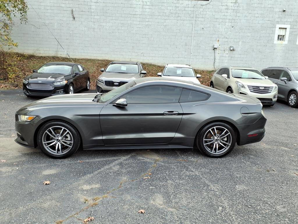Used 2017 Ford Mustang Coupe image 6