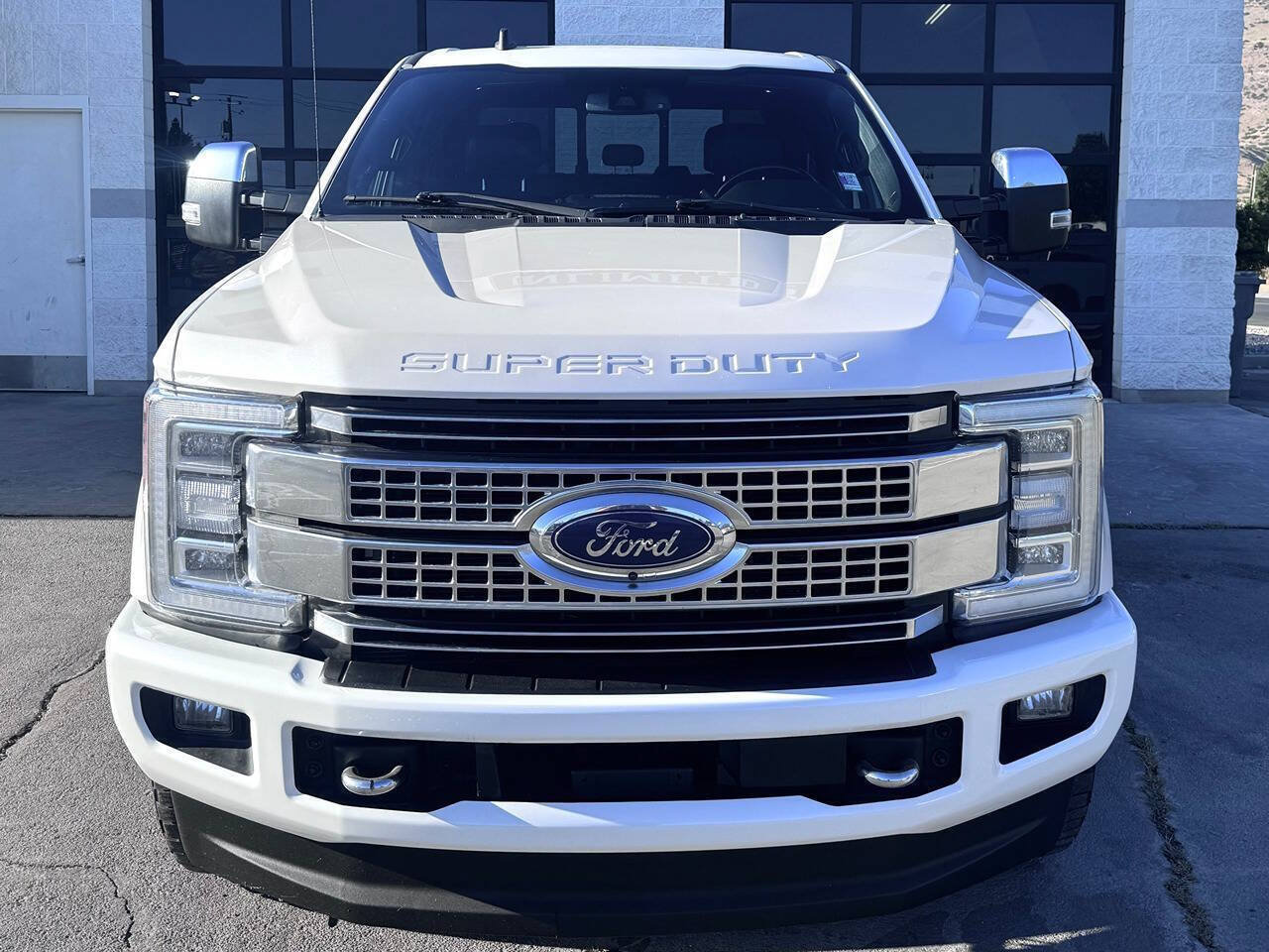 Used 2019 Ford F350 Platinum w/ Platinum Ultimate Package AWD/4WD image 4