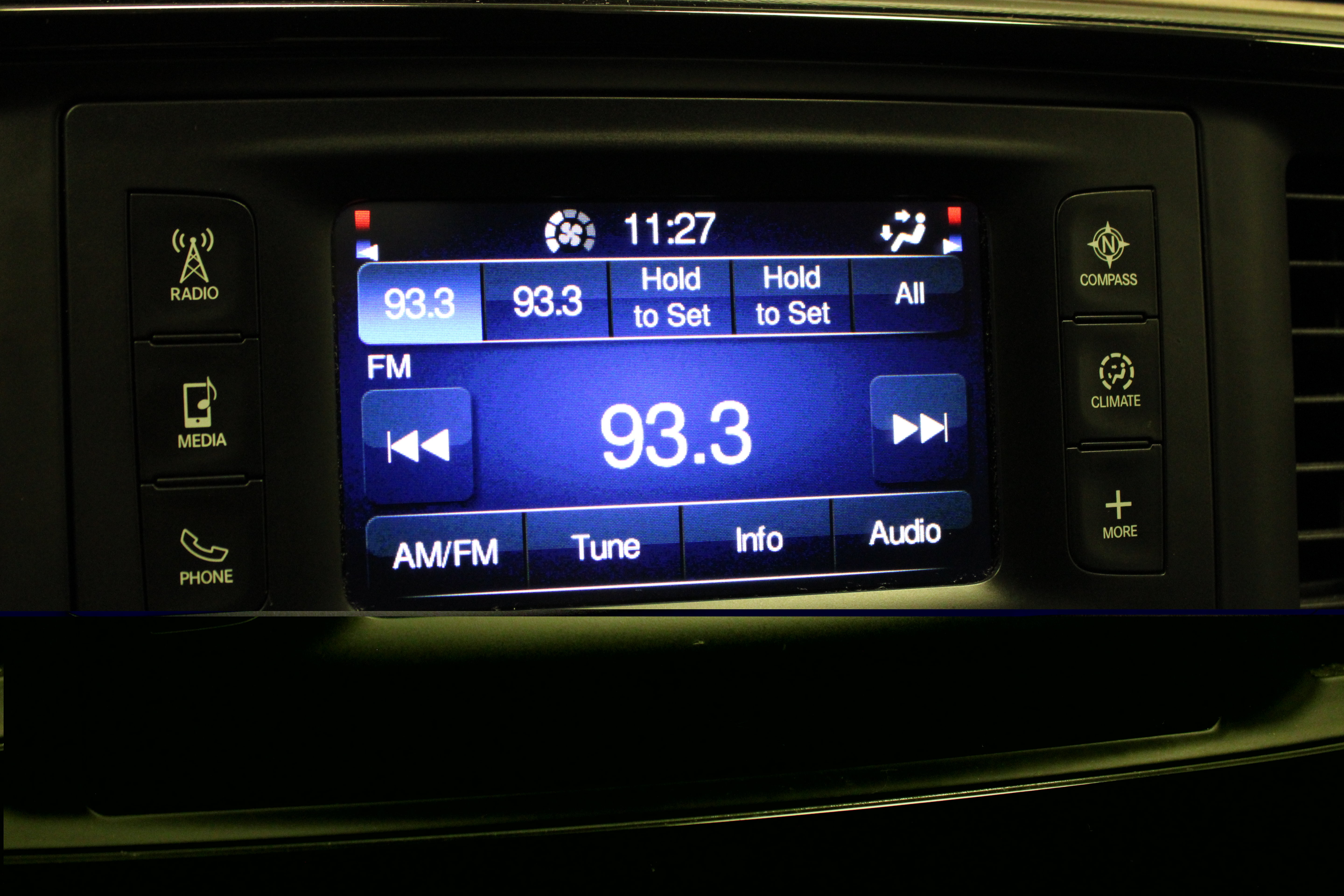 Used 2017 Chrysler Pacifica LX FWD image 24